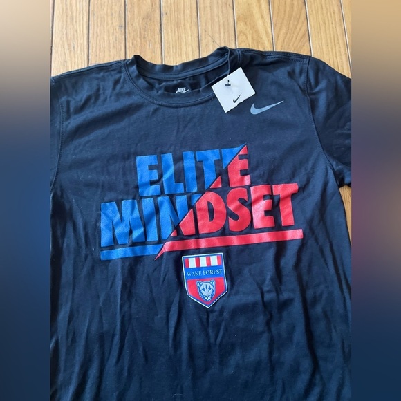 Wake Forest The Nike Tee Shirt Men’s Size Small Dri Fit NWT - Picture 4 of 5